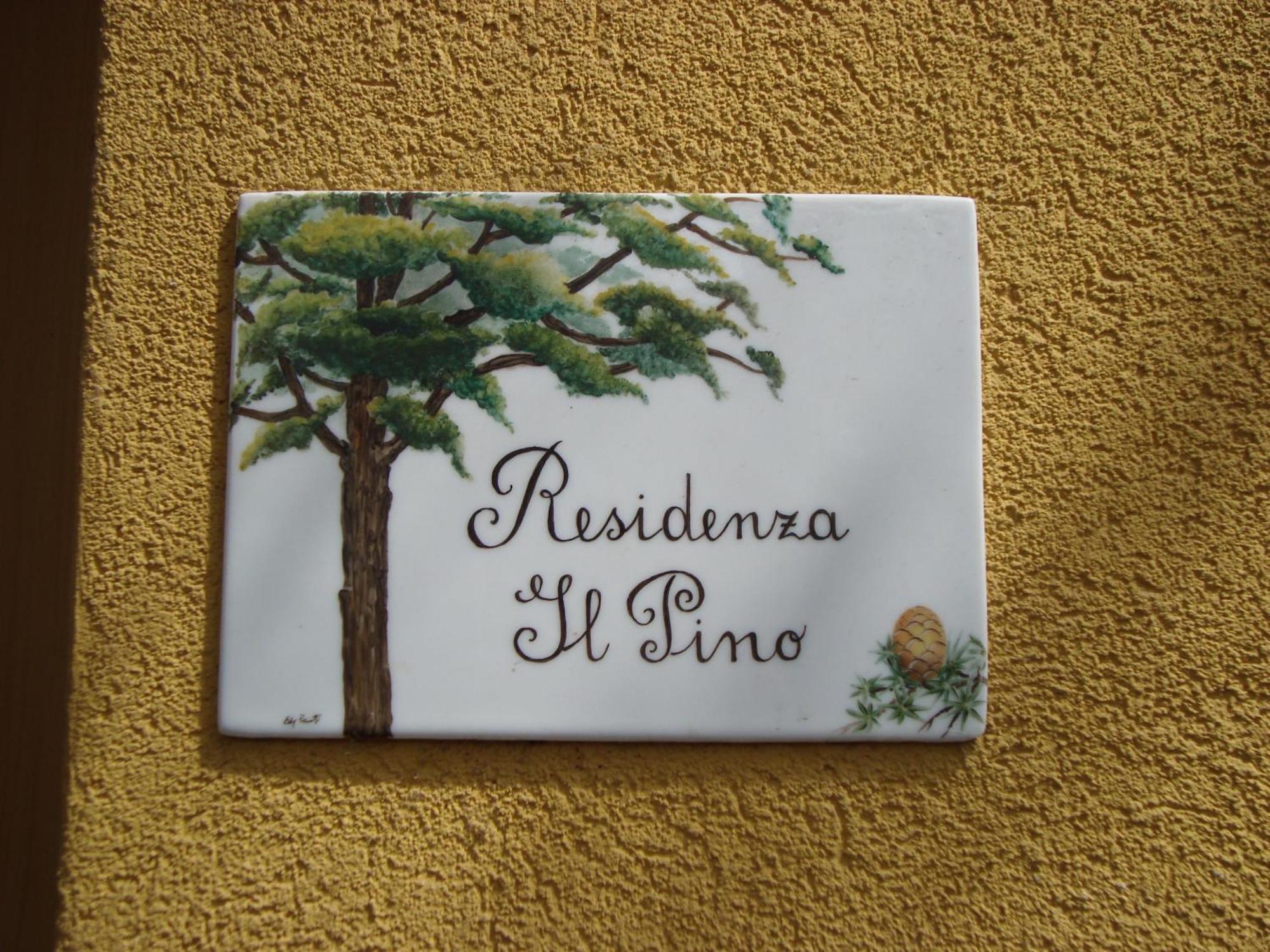 Residence Il Pino ซารอนโน ภายนอก รูปภาพ