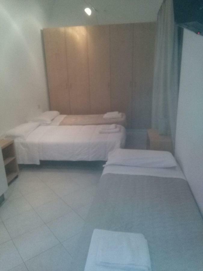 Residence Il Pino ซารอนโน ภายนอก รูปภาพ