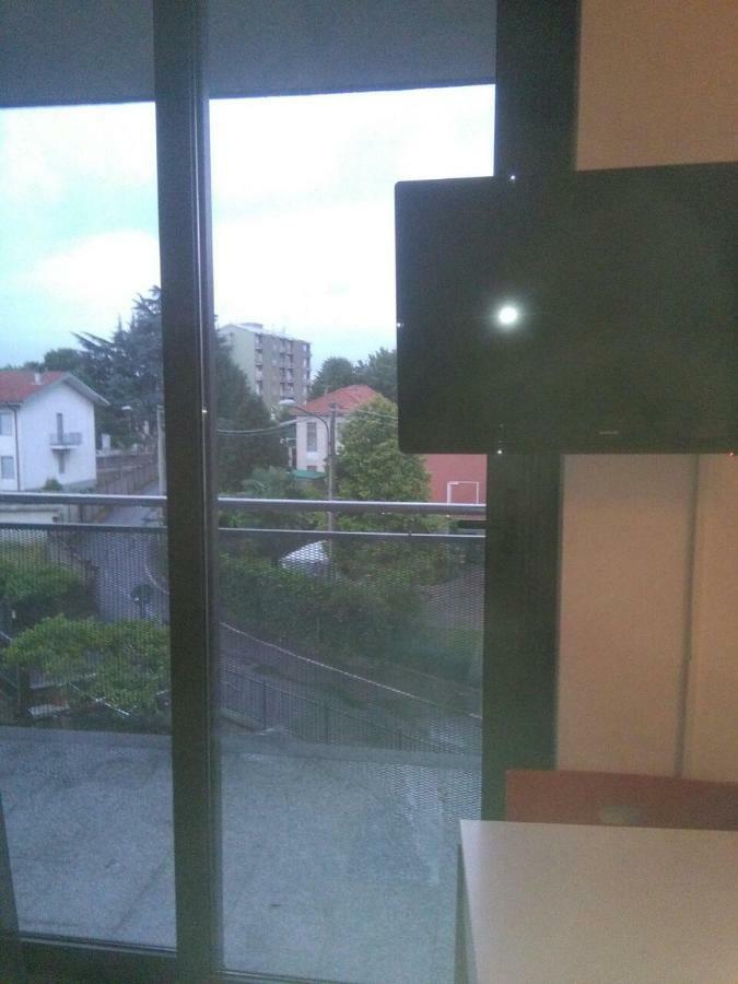 Residence Il Pino ซารอนโน ภายนอก รูปภาพ