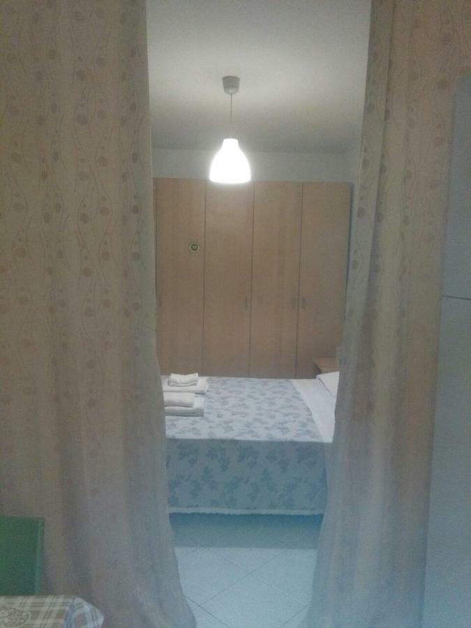 Residence Il Pino ซารอนโน ภายนอก รูปภาพ